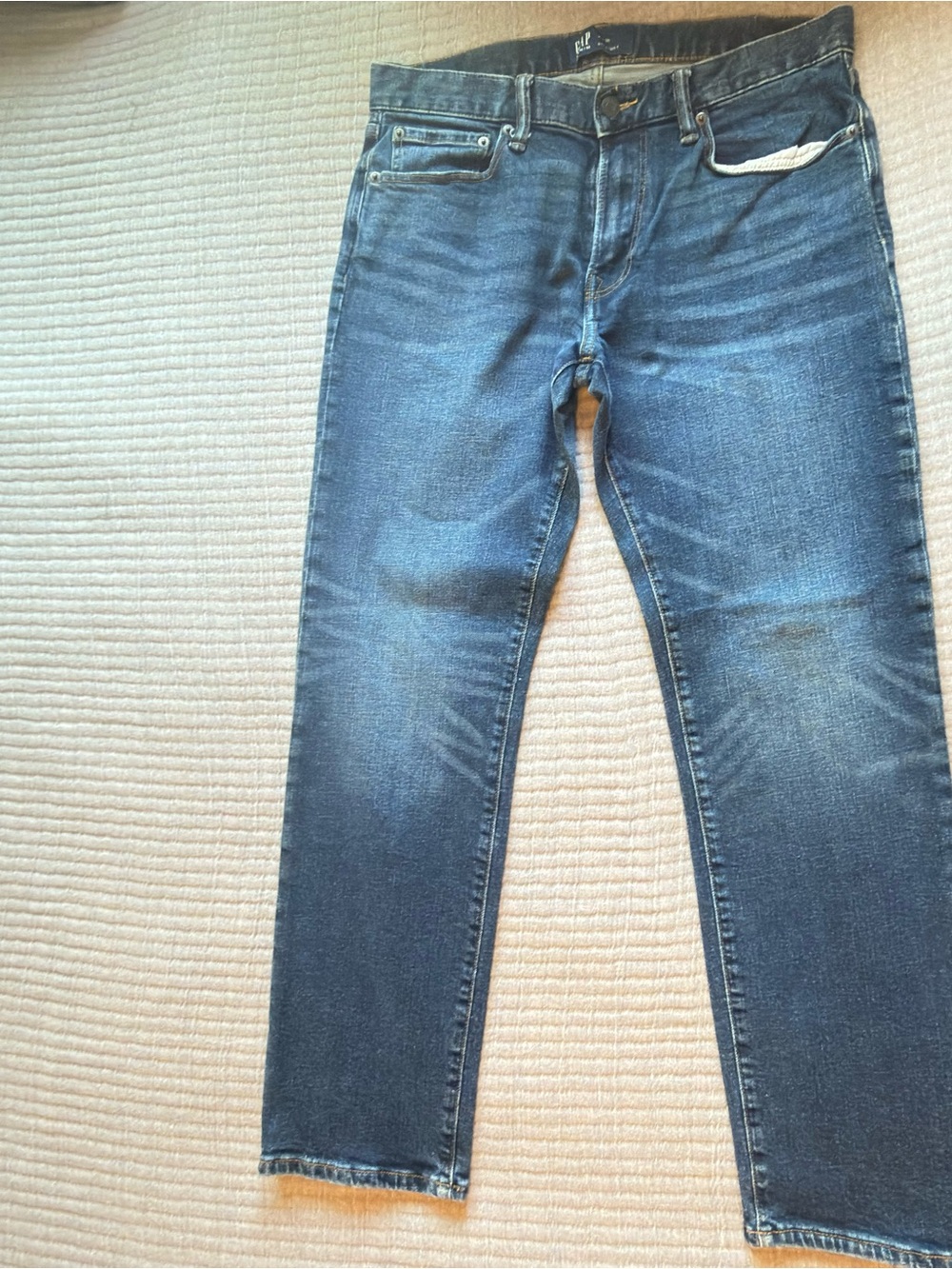 GAP Men’s Straight Jeans in Medium Blue Wash